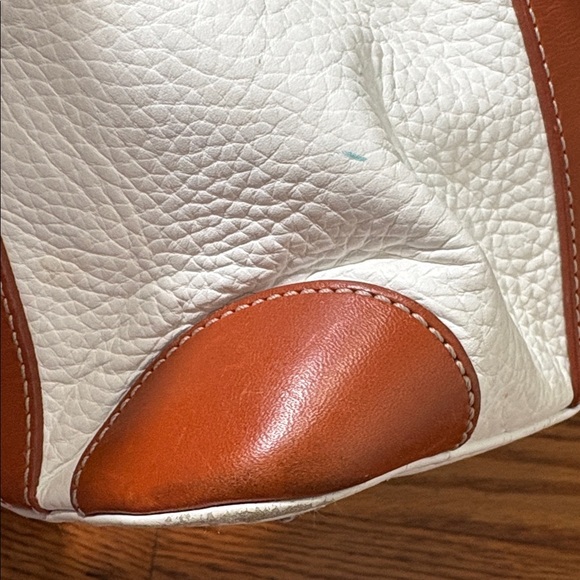Dooney & Bourke Large Domed Satchel White Pebble Leather Y2K vintage retro - Picture 15 of 16